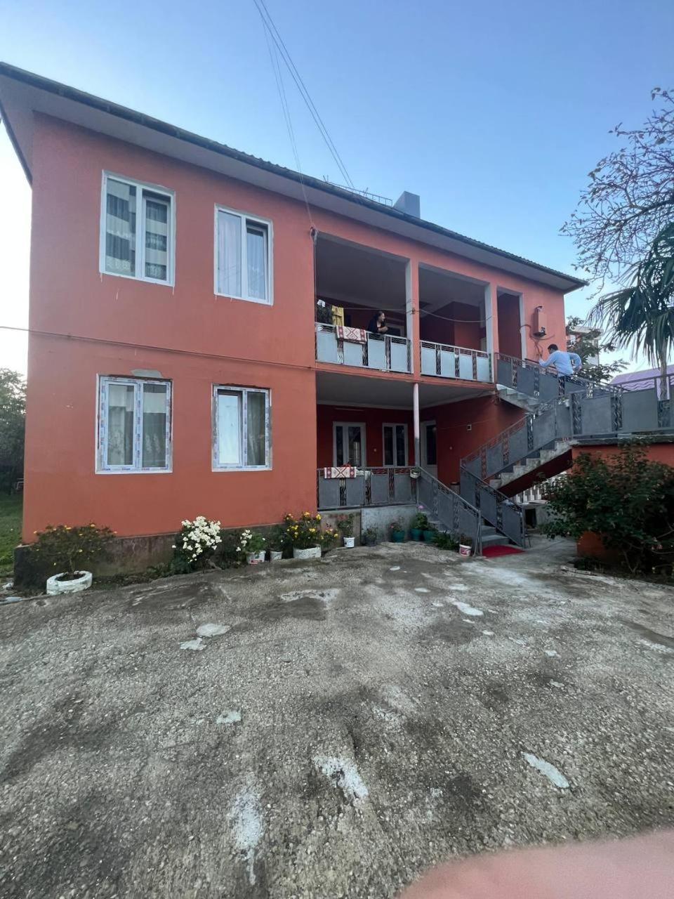 Los-Polos Hermanos Batumi Exteriör bild